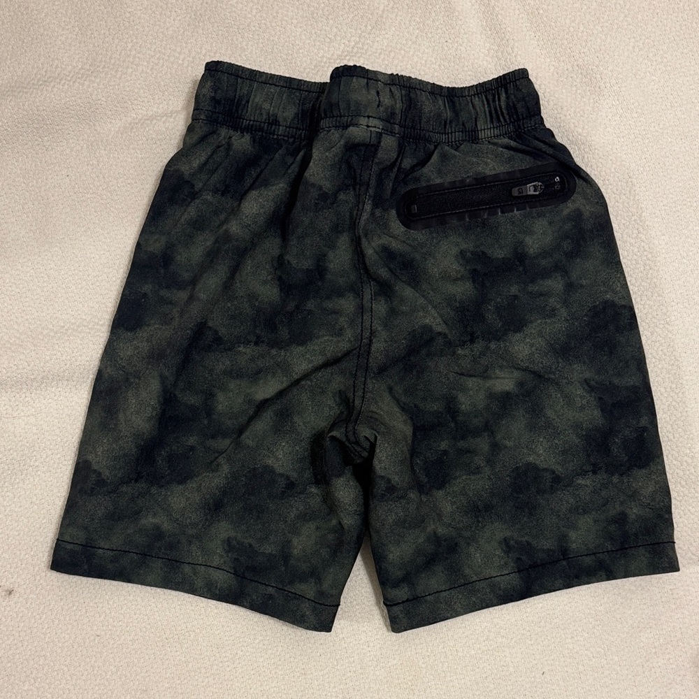Boys 6-7 GapFit Black and Green Athletic Shorts Drawstring - Picture 7 of 7